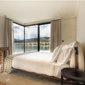 Selection of 5 bedroom seafront villas with heated pool on Ciovo near Trogir, sleeps 10